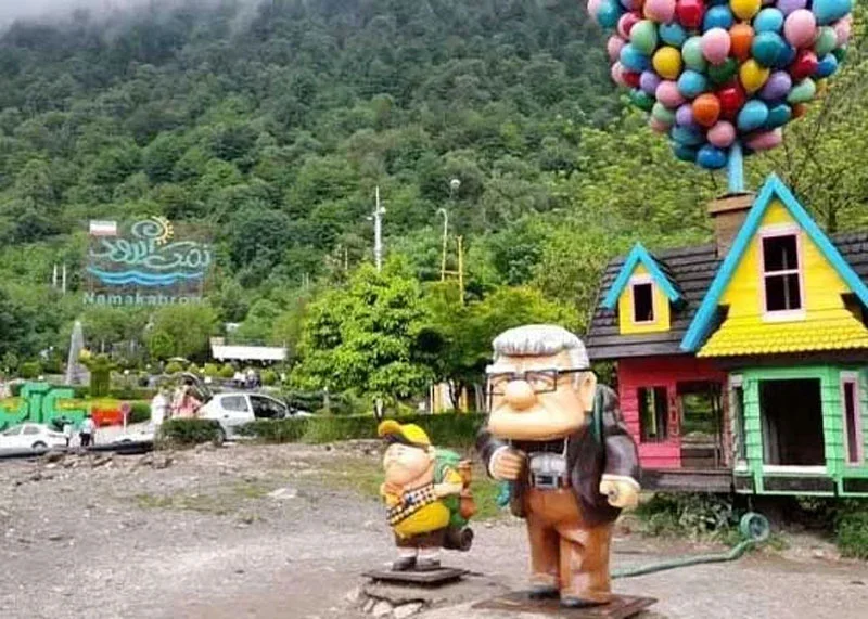 خانه بادکنکی نمک آبرود