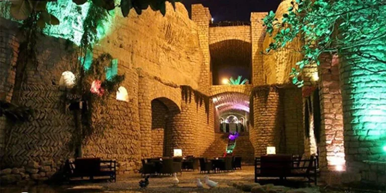 شهر کاریز در شب