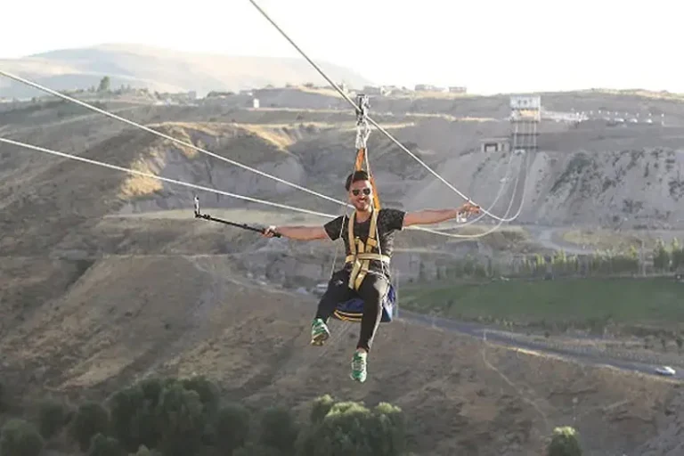 زیپ لاین نمک آبود