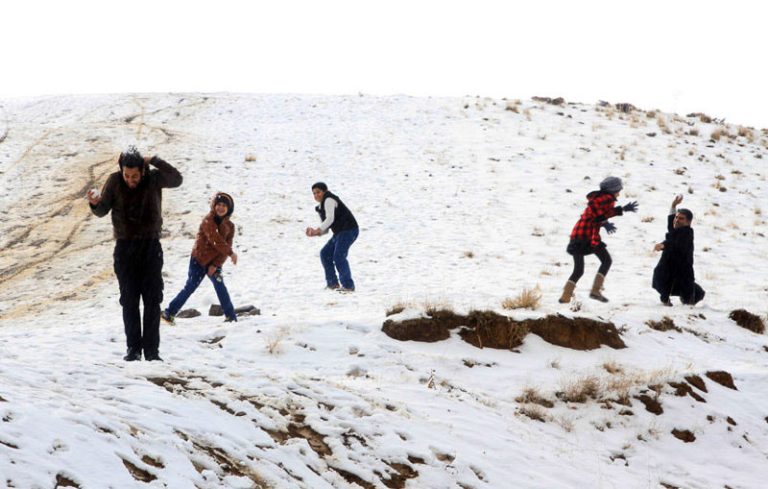 برف بازی در برغان