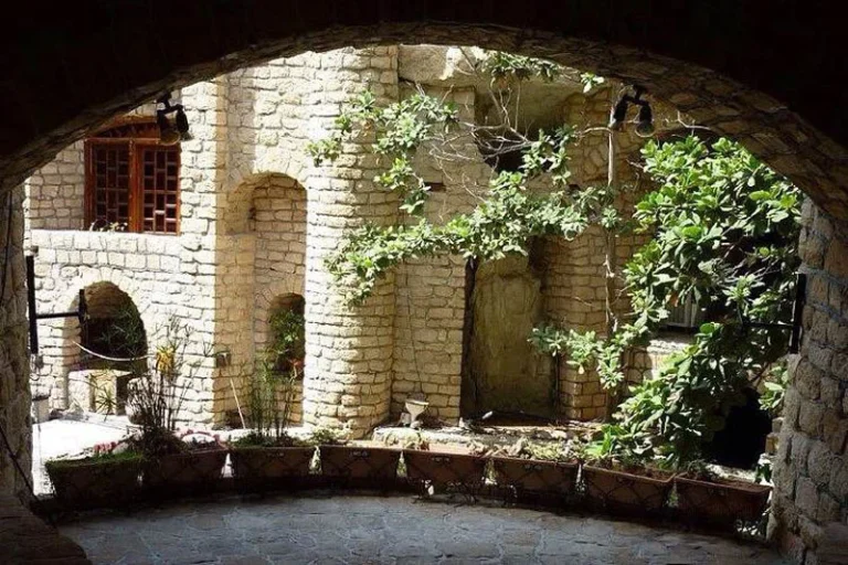 نمای بیرونی کاریز