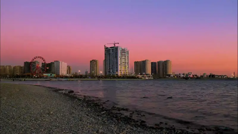 نمای دیگر غروب دریاچه