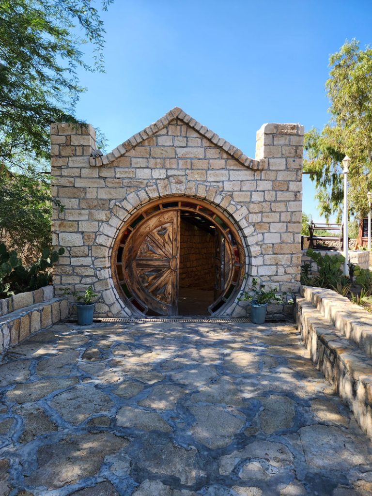 ورودی درب کافه