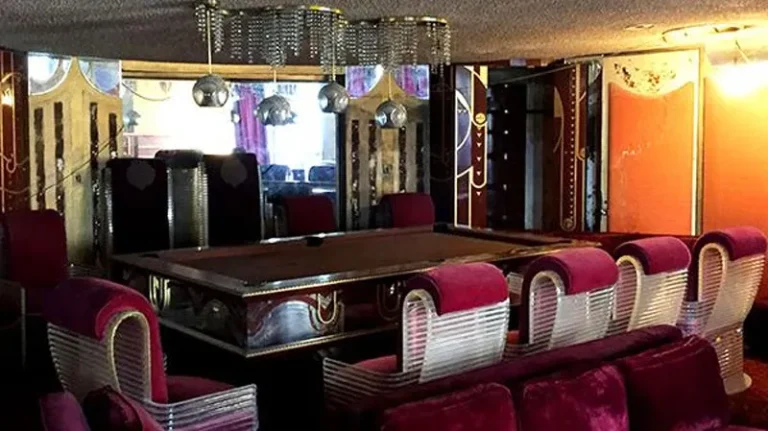 اتاق رسمی کاخ شمس