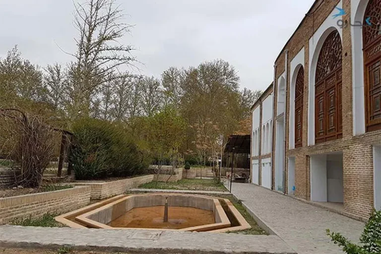 پشت نمای کاخ سلیمانیه