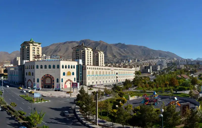 پارک کنار مرکز خرید مهستان کرج