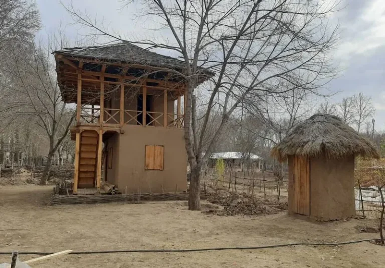خانه روستایی در ایران کوچک