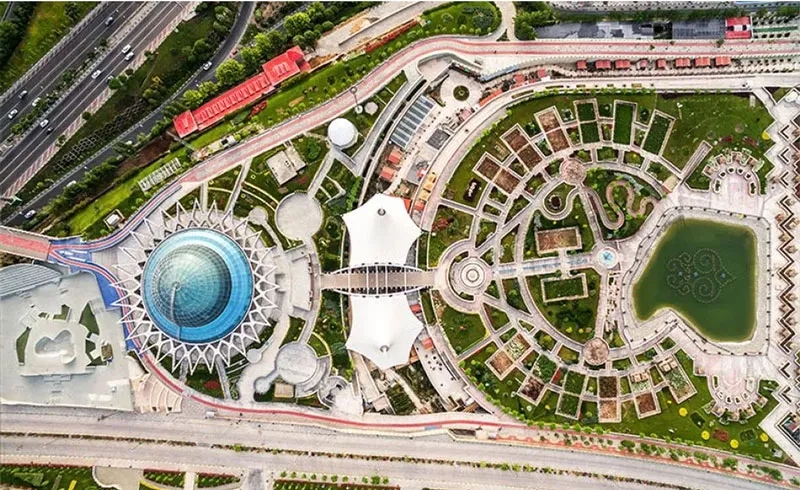 نمایی از بالای پارک آب و آتش