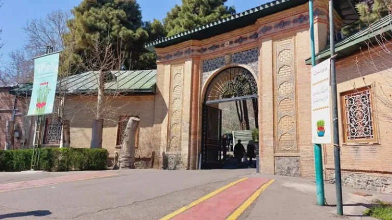 ورودی کاخ سعدآباد