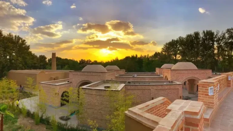 نمایی از بالای ایران کوچک