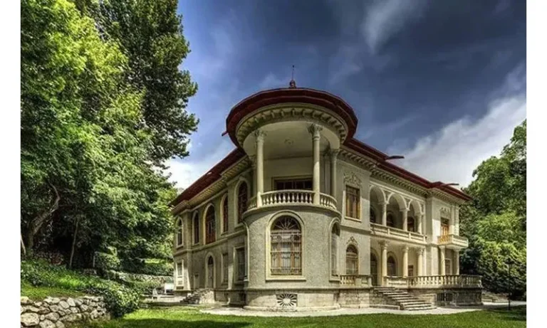 نمای بیرونی از کاخ سعدآباد