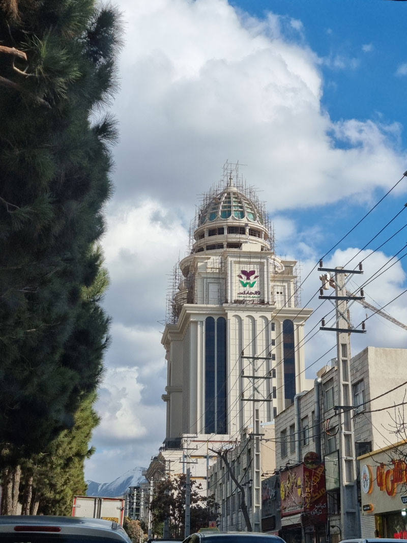 نمای برج از دور