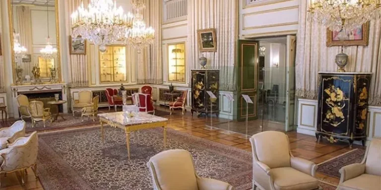 سالن اجتماعات کاخ نیاوران