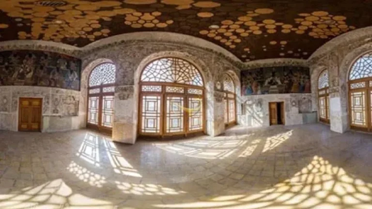 پنجره های بلند کاخ سلیمانیه