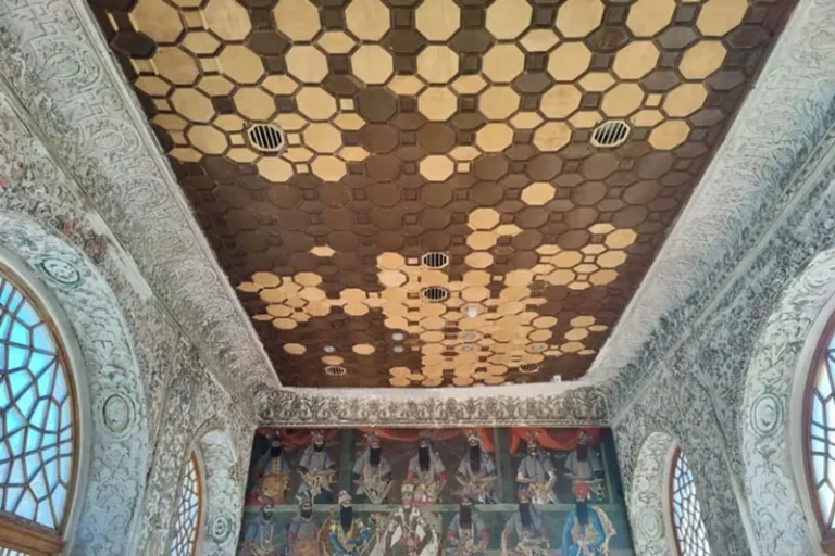 نقش و نگار سقف کاخ سلیمانیه