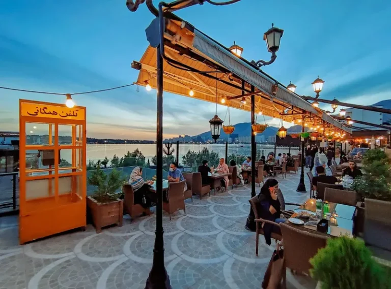 کافه روباز در بام لند