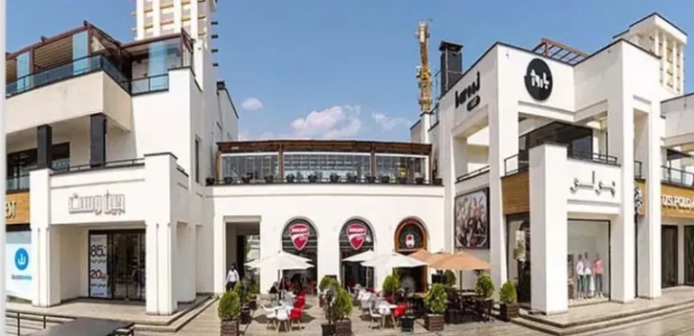 کافه رستوران های بام لند