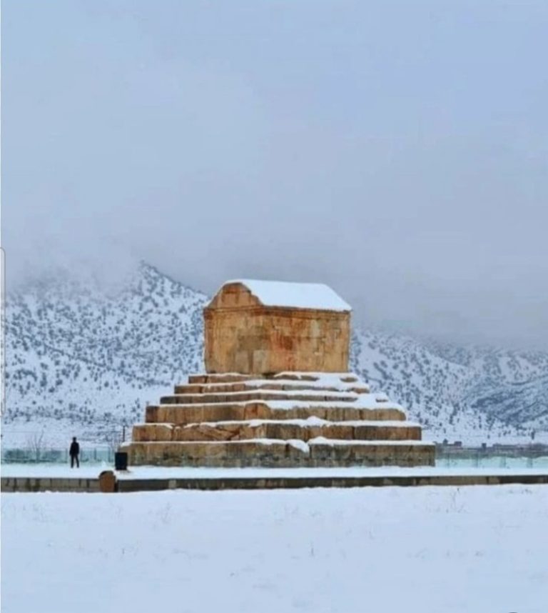 پاسارگاد برفی زمستانی