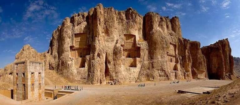 مقبره‌های صخره‌ای