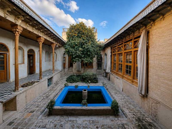 نمای حوض کوچک