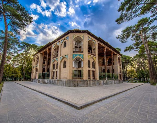 محوطه تاریخی کاخ