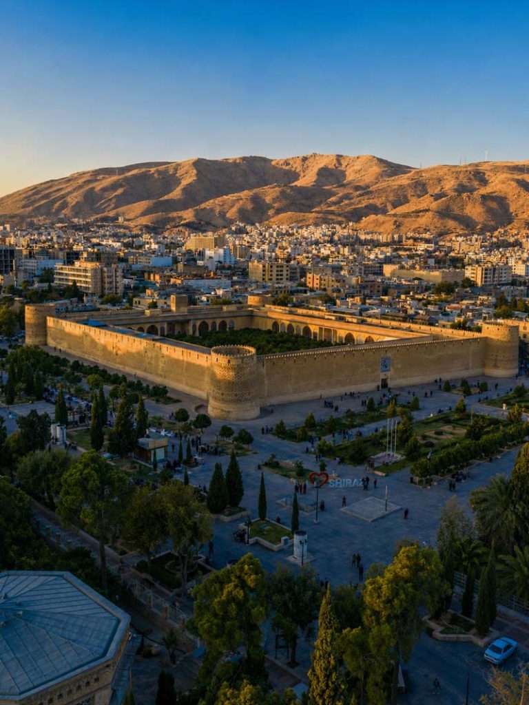 نمای دور از ارگ