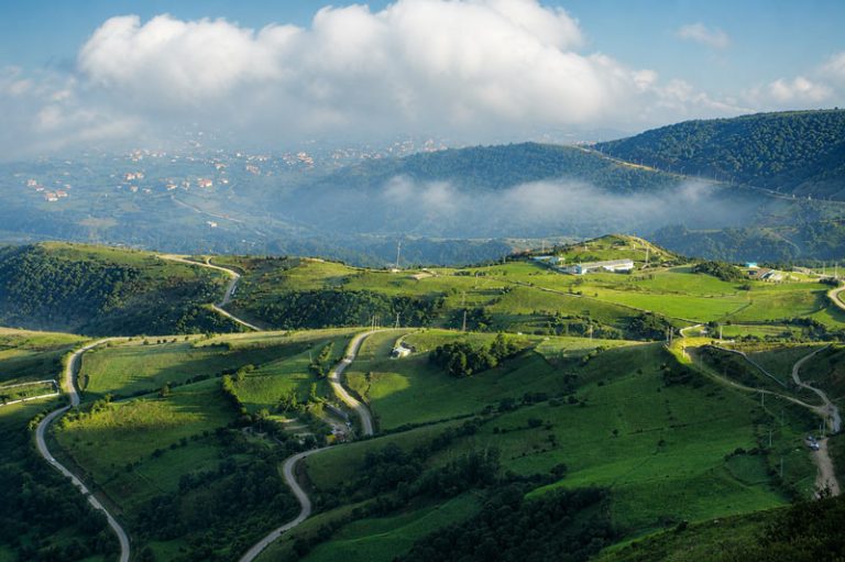 نمای بالا از گردنه حیران