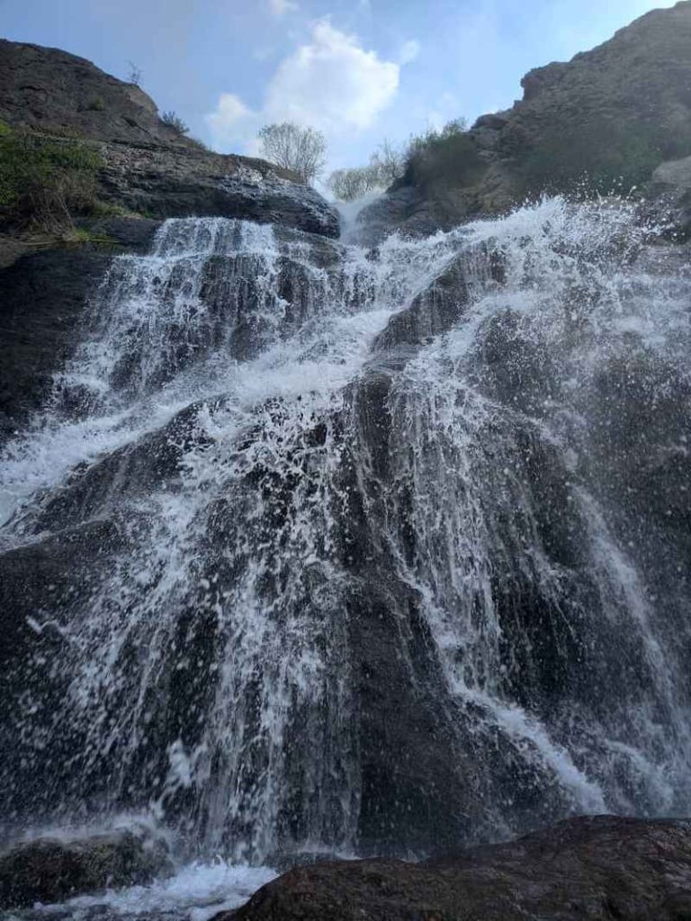 آبشار زمستانی