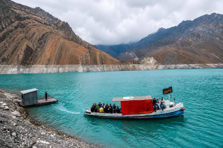 قایق گردشگری