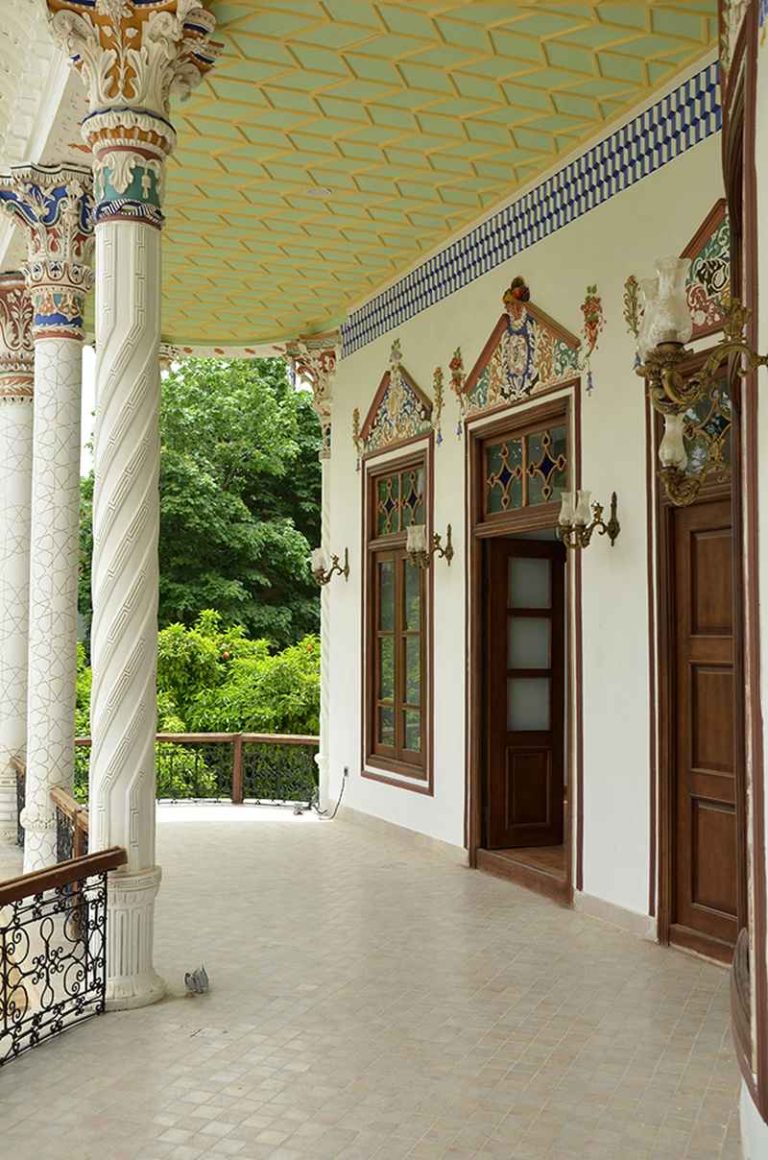 ایوان تاریخی عمارت