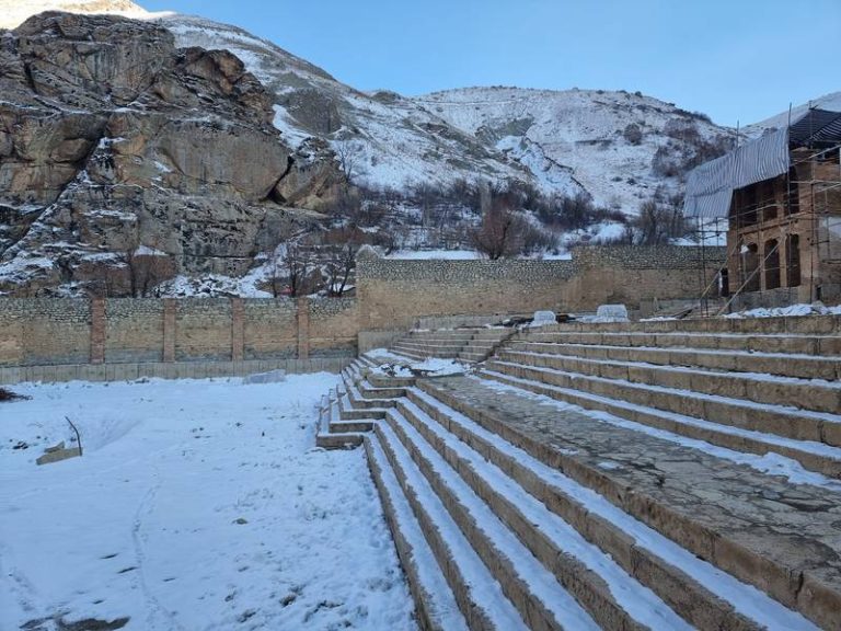 زمستان کاخ