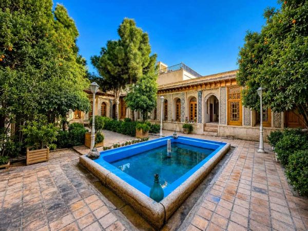 نمای حوض بزرگ