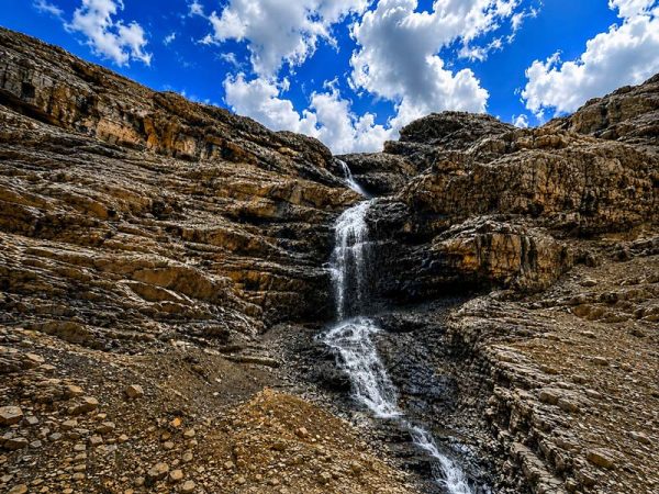نمایی از آبشار