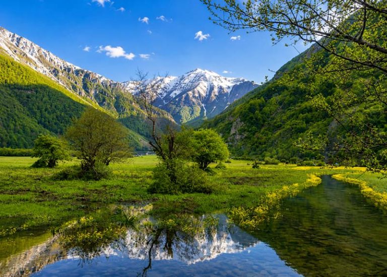 آبگیر طبیعی