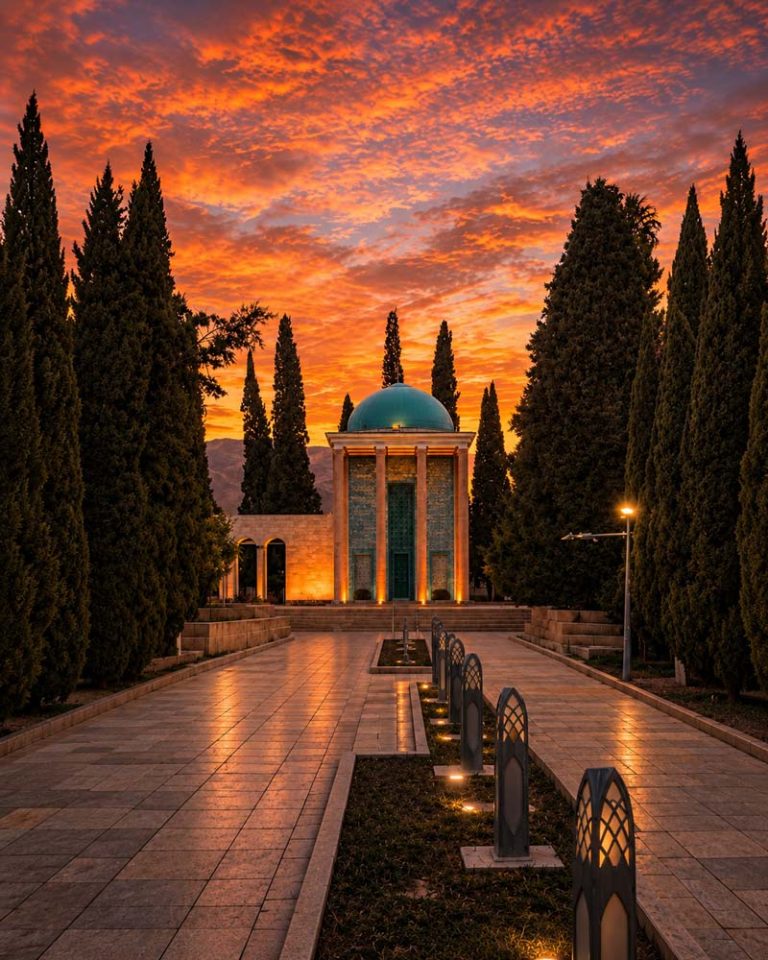 نمای غروب ارامگاه