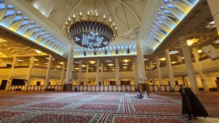 فضای جمعی عبادت