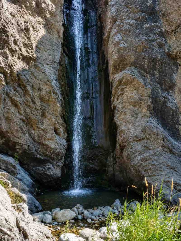 صخره طبیعی