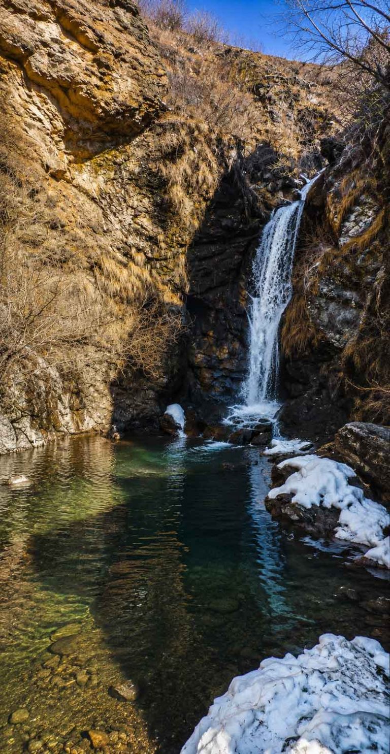 نمای برفی ابشار