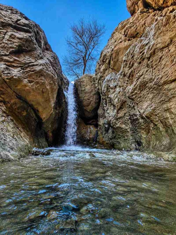 آبشار صخره ای