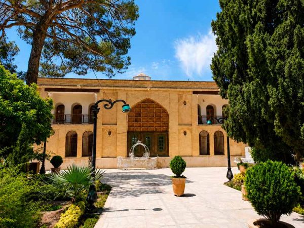 نمای عمارت تاریخی