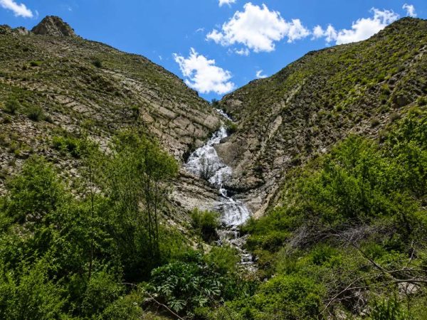 نمایی از آبشار