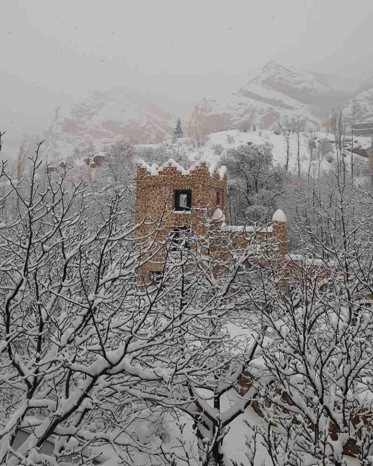 قلعه سنگی زمستانی