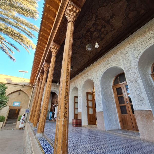 رواق ستون‌چوبی