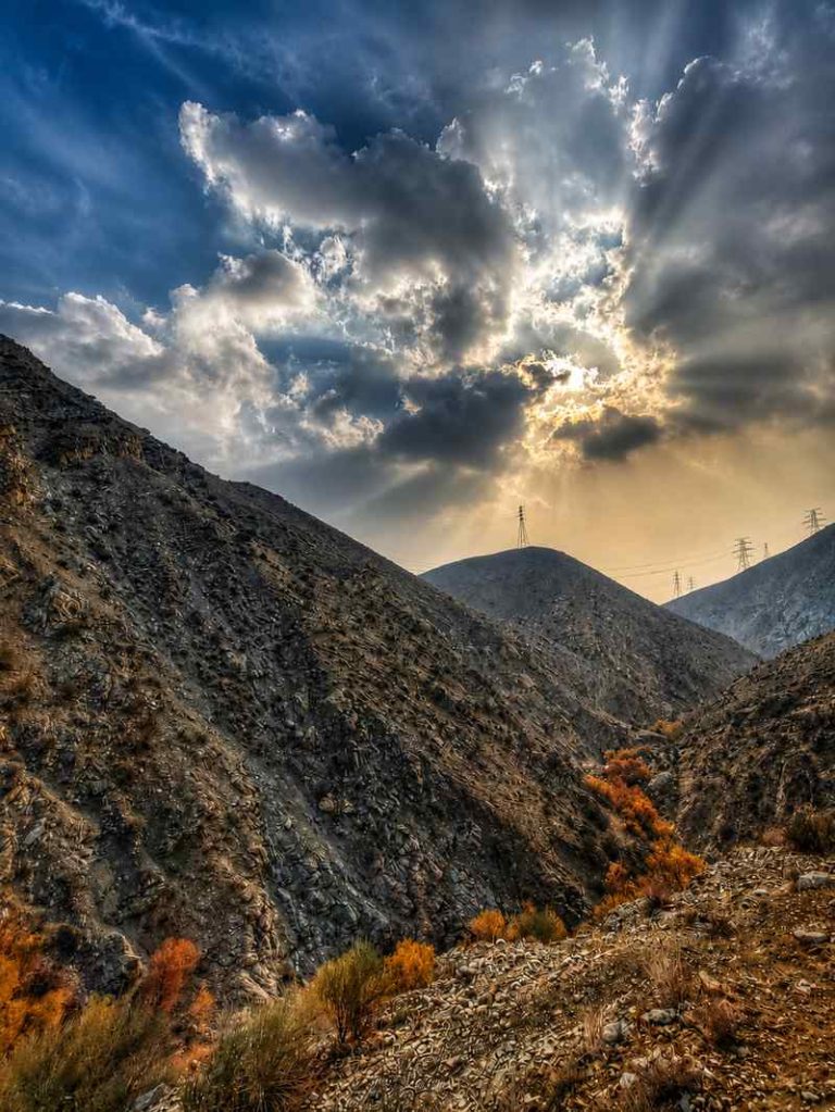 آسمان و کوه ها