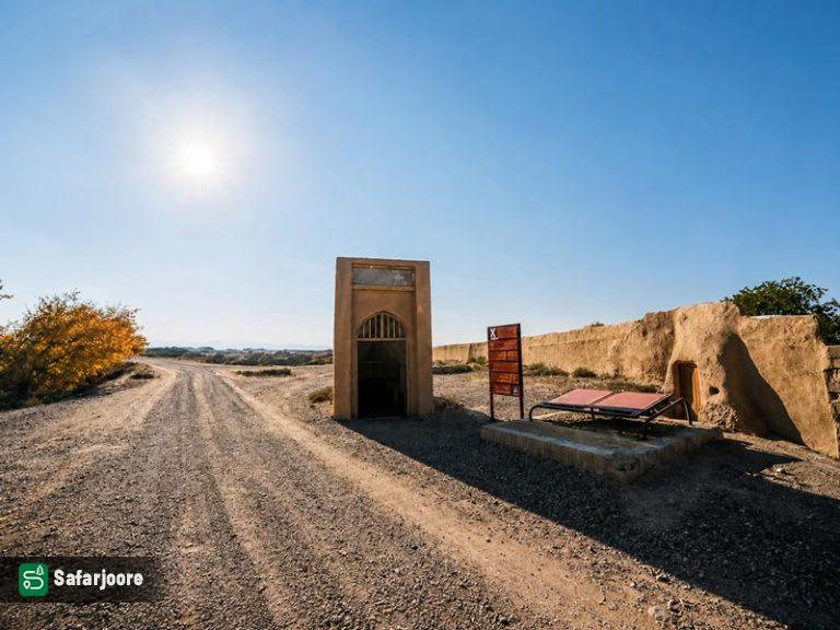 نمای دور تر ورودی