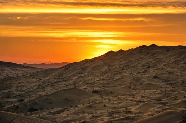 طلوع نارنجی کویر