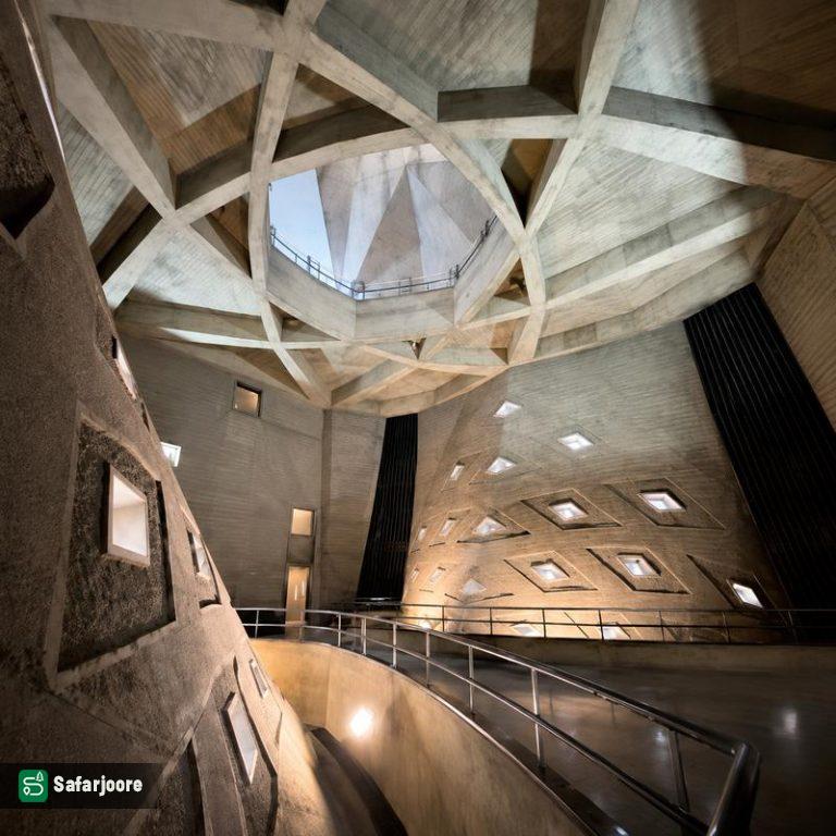 معماری برج آزادی