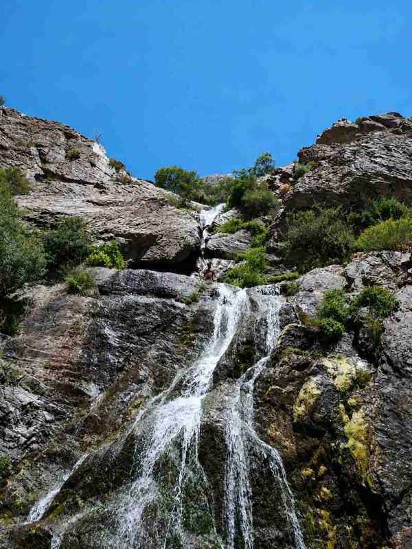 نمای بکر آبشار