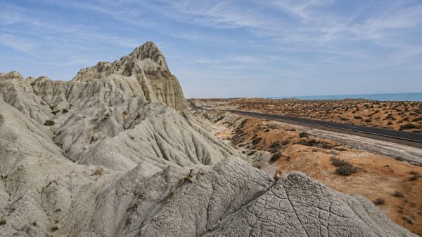 نمای کوه و دریا