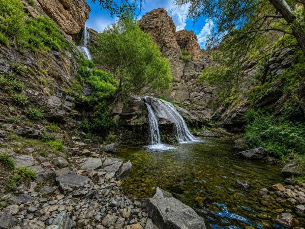 نمای از آب زلال